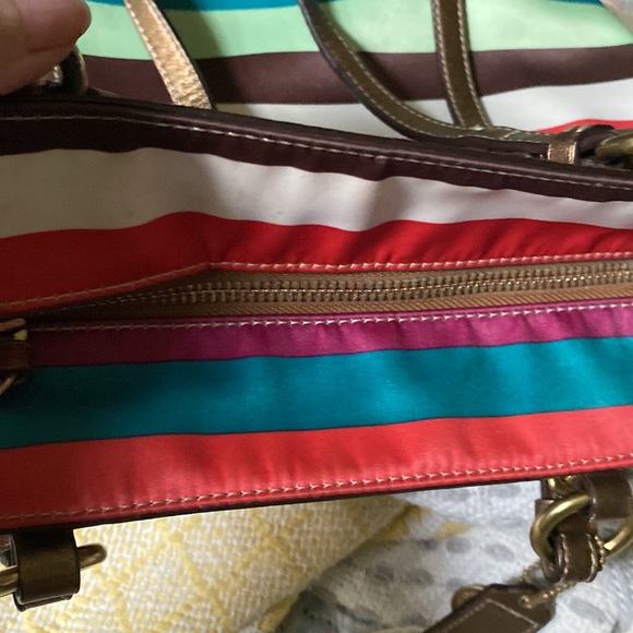 Coach satchel satin stripes beautiful colors zipped clousure - Picture 6 of 7